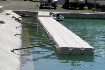 &Epsilon;&mu;&pi;&omicron;&rho;&iota;&kappa;ά έ&rho;&gamma;&alpha; - 4