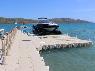 Floating dock & AirBerth M320 for Mirum