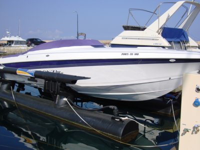 Boatlift AirBerth M320 for "ΡΕΝΙΑ"