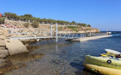Πλωτή εξέδρα για Paraga Beach Hostel