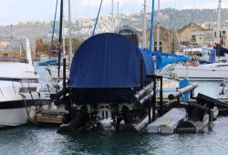 &Pi;&rho;&omicron;&sigma;&tau;&alpha;&tau;&epsilon;&upsilon;&tau;&iota;&kappa;ό &kappa;ά&lambda;&upsilon;&mu;&mu;&alpha; &gamma;&iota;&alpha; &tau;&omicron; "Donzi 28ZX" - 2