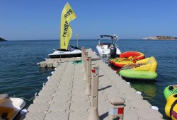 &Pi;&lambda;&omega;&tau;ή &epsilon;&xi;έ&delta;&rho;&alpha; &gamma;&iota;&alpha; Nostos Watersports - 4
