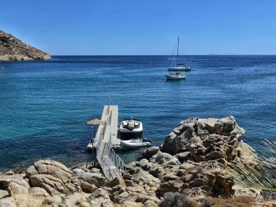 Floating dock for Jackie O' Bar