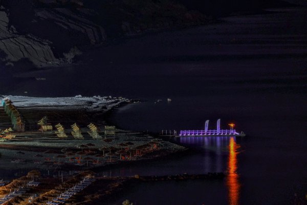 LED &Phi;&Omega;&Tau;&Iota;&Zeta;&Omicron;&Mu;&Epsilon;&Nu;&Omicron;&Iota; &Kappa;&Upsilon;&Beta;&Omicron;&Iota; &Pi;&Lambda;&Omega;&Tau;&Eta;&Sigma; &Epsilon;&Xi;&Epsilon;&Delta;&Rho;&Alpha;&Sigma; - 1