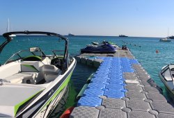 &Pi;&lambda;&omega;&tau;ή &epsilon;&xi;έ&delta;&rho;&alpha; &gamma;&iota;&alpha; Platis Gialos Watersports - 3