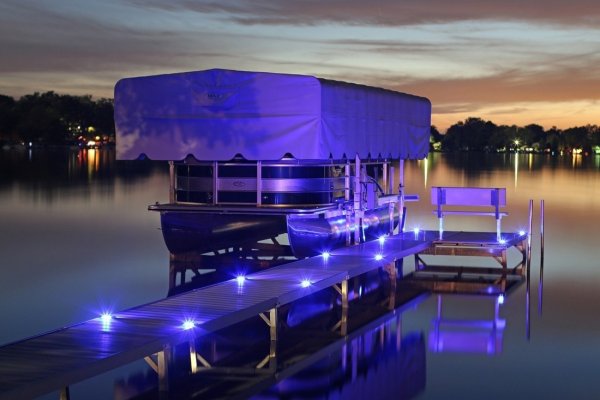 SOLAR &Phi;&Omega;&Tau;&Iota;&Sigma;&Mu;&Omicron;&Sigma; &Epsilon;&Pi;&Iota;&Phi;&Alpha;&Nu;&Epsilon;&Iota;&Alpha;&Sigma; - 1