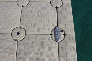 &Alpha;&Nu;&Alpha;&Delta;&Iota;&Pi;&Lambda;&Omicron;&Upsilon;&Mu;&Epsilon;&Nu;&Eta; &Delta;&Epsilon;&Sigma;&Tau;&Rho;&Alpha; - 1