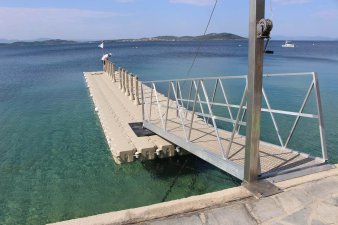 &Xi;&epsilon;&nu;&omicron;&delta;&omicron;&chi;&epsilon;&iota;&alpha;&kappa;έ&sigmaf; &mu;&omicron;&nu;ά&delta;&epsilon;&sigmaf; - 1