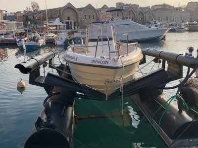 Boatlift AirBerth M230 for "ΣΠΑΡΤΙΑ"