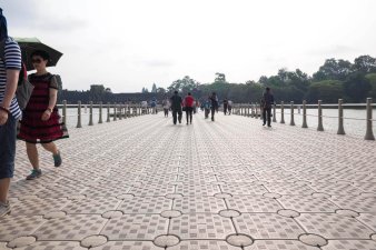 &Pi;&lambda;&omega;&tau;έ&sigmaf; &gamma;έ&phi;&upsilon;&rho;&epsilon;&sigmaf; - 12